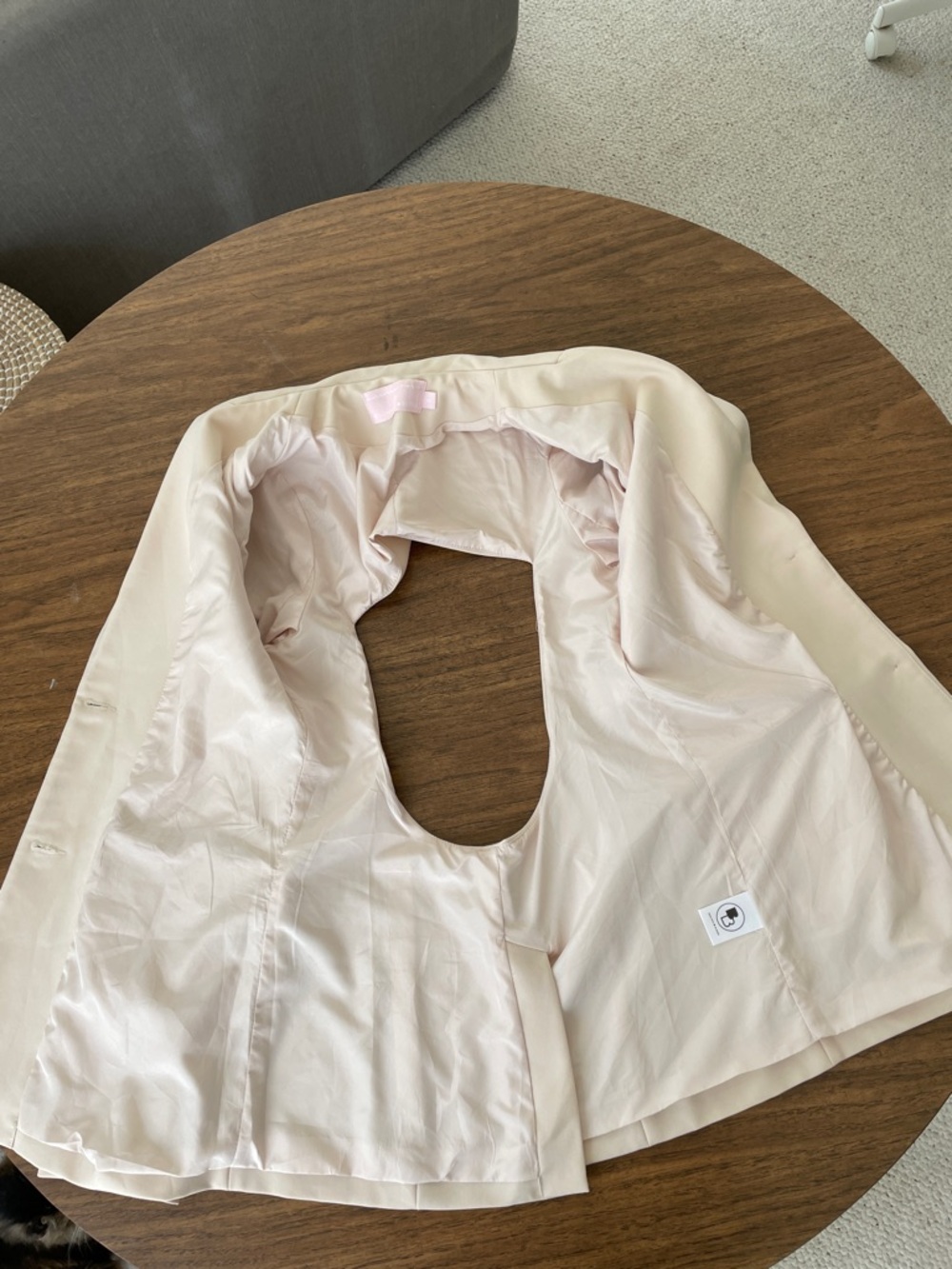 Beginning Boutique x Emma Rose Cream Tailored Blazer with back cut out - Picture 6 of 7
